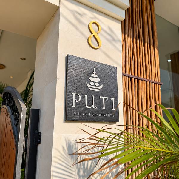Puti Villas signage beside the entrance